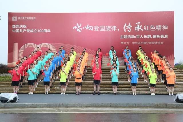 逃离大犀牛出没地
