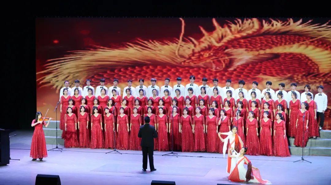 试驾“国家队”选手东风奕派eπ007,感觉没必要等小米SU7了?