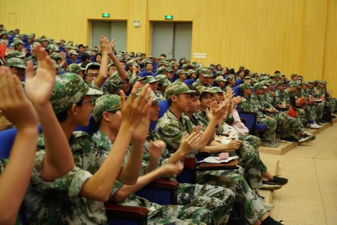 叶罗丽：冰公主复活，水形态美得不像话，小蛮腰很抢镜